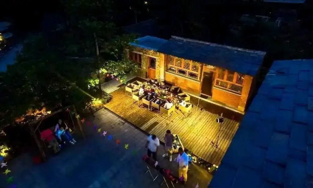 Không thể mua nhà vườn, tôi chọn tầng 1 có sân, 3 năm sau vỡ mộng hoàn toàn vì cái giá phải trả quá lớn- Ảnh 1.