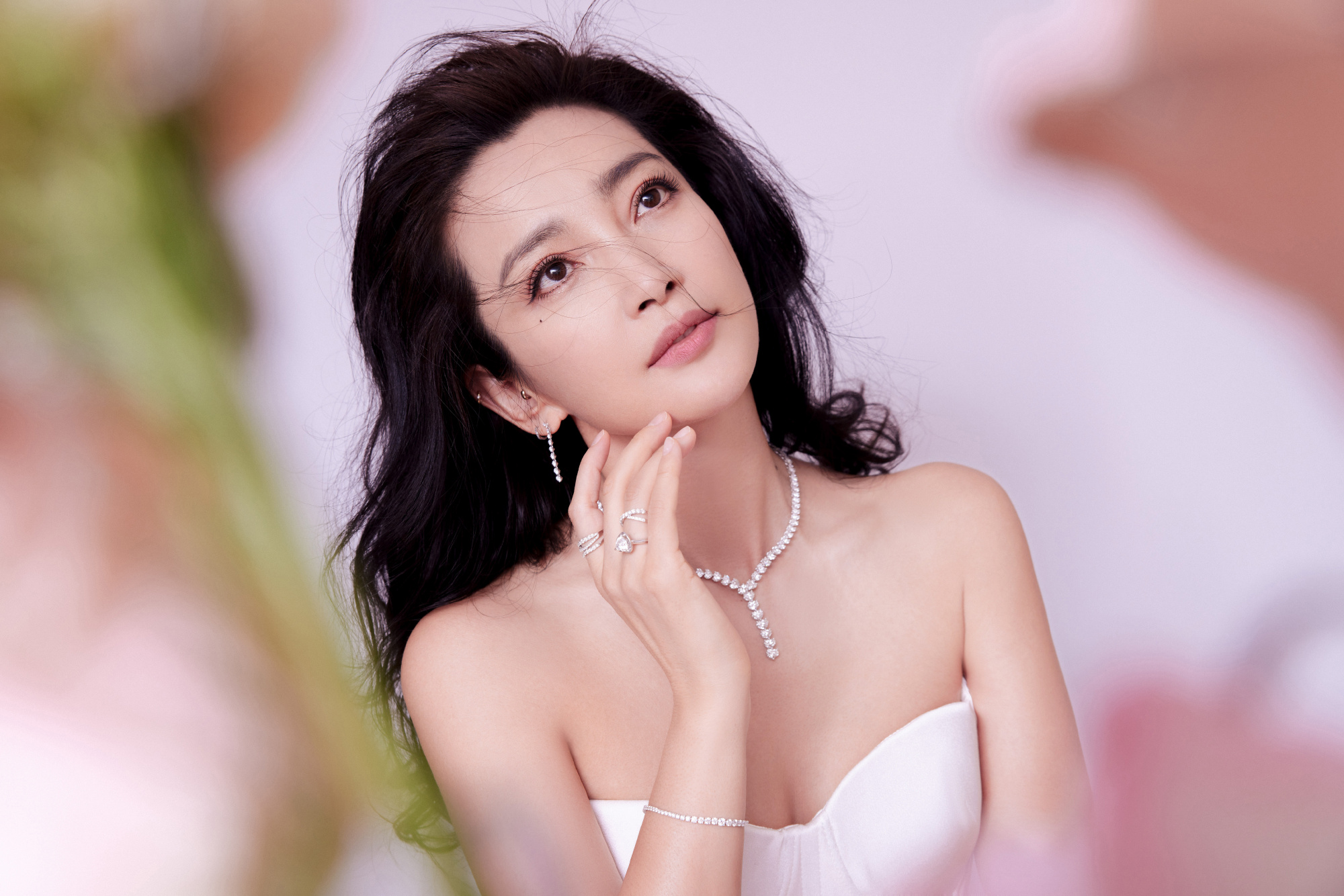 Không ai dám cưới mỹ nhân nghìn tỉ này: Nghe “giai thoại” đuổi 20 người giúp việc mà toát mồ hôi- Ảnh 3.