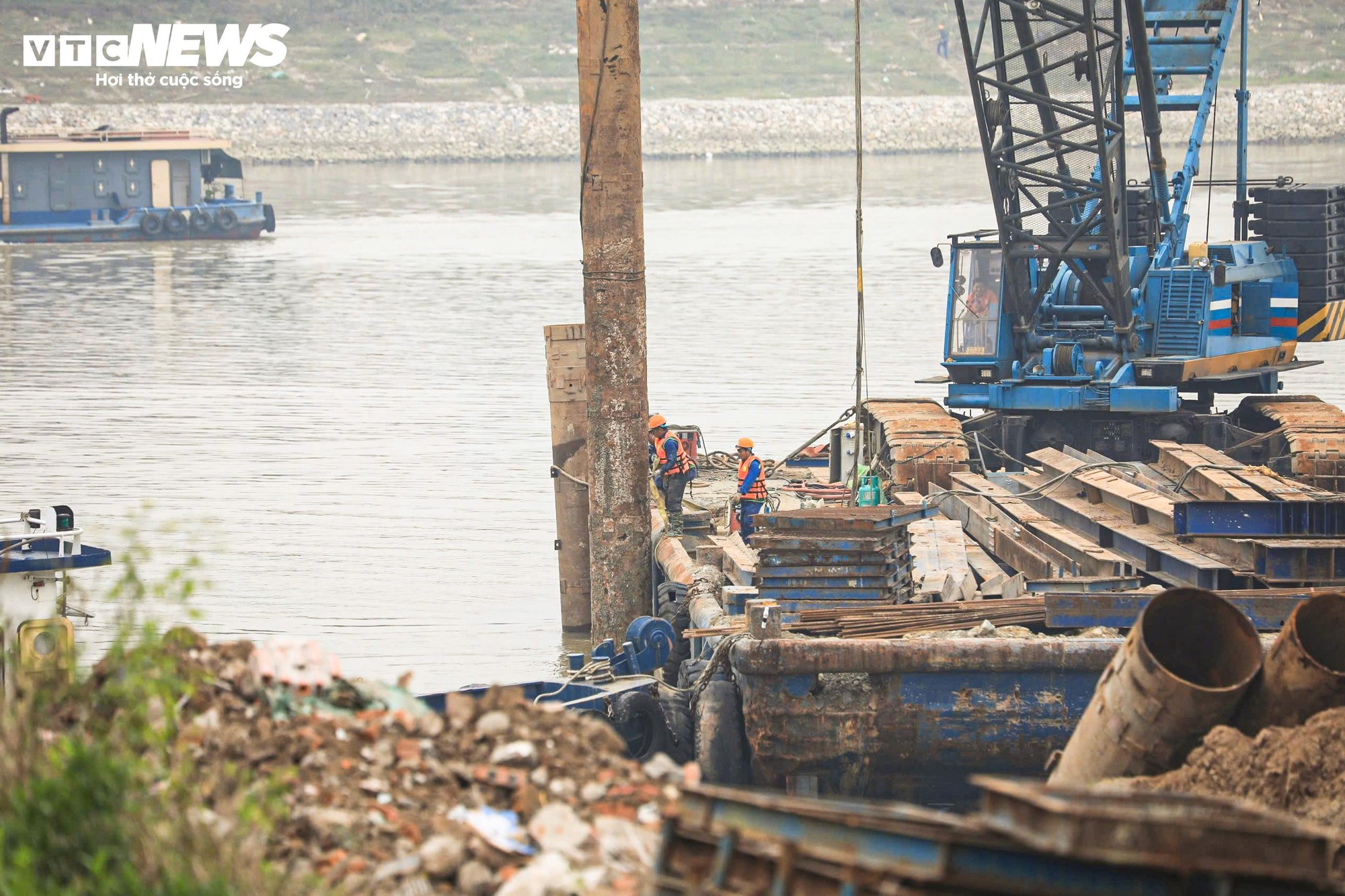 Toàn cảnh công trường thi công cầu Mễ Sở rộng 4 làn xe nối Hà Nội - Hưng Yên- Ảnh 3.