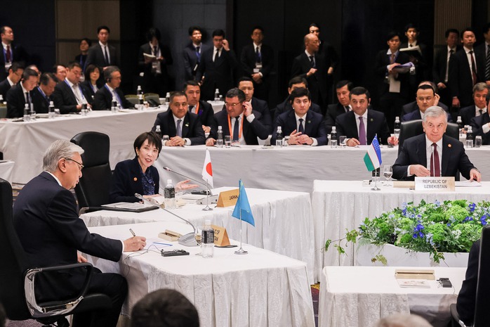 Lột xác ngoạn mục- Ảnh 1. Lột xác ngoạn mục- Ảnh 1.