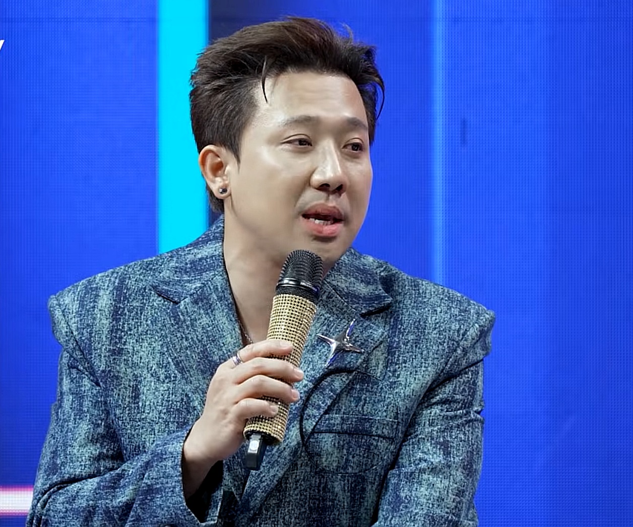 Hương Tràm phản ứng khi Trấn Thành cảnh báo sẽ bị AI phơi bày bí mật đời tư cho công chúng- Ảnh 2.