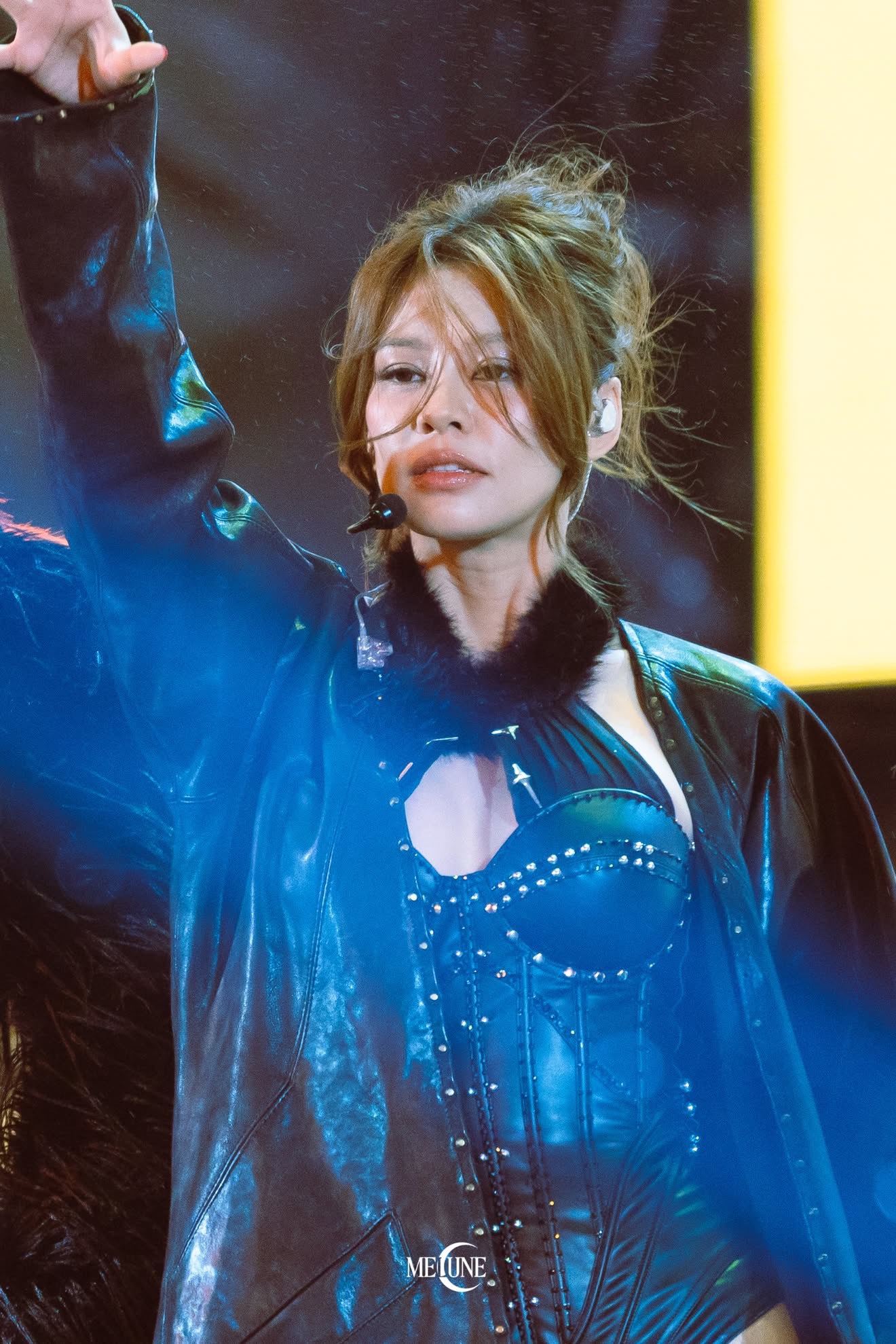 Câm nín trước nữ thần Vpop 36 tuổi vẫn đẹp chấp 10 Hoa hậu, hạ gục 60.000 người- Ảnh 2.