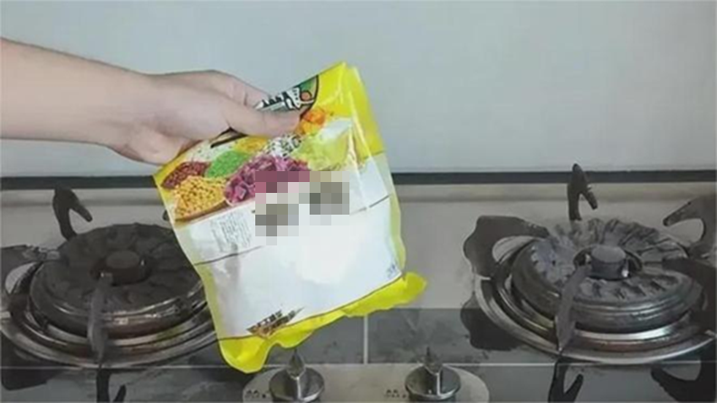 Không phải mê tín, 3 thứ này tuyệt đối ĐỪNG đặt lên bếp nấu, nguy hiểm nhất là cái số 1- Ảnh 2.