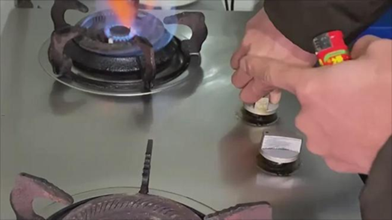 Không phải mê tín, 3 thứ này tuyệt đối ĐỪNG đặt lên bếp nấu, nguy hiểm nhất là cái số 1- Ảnh 1.