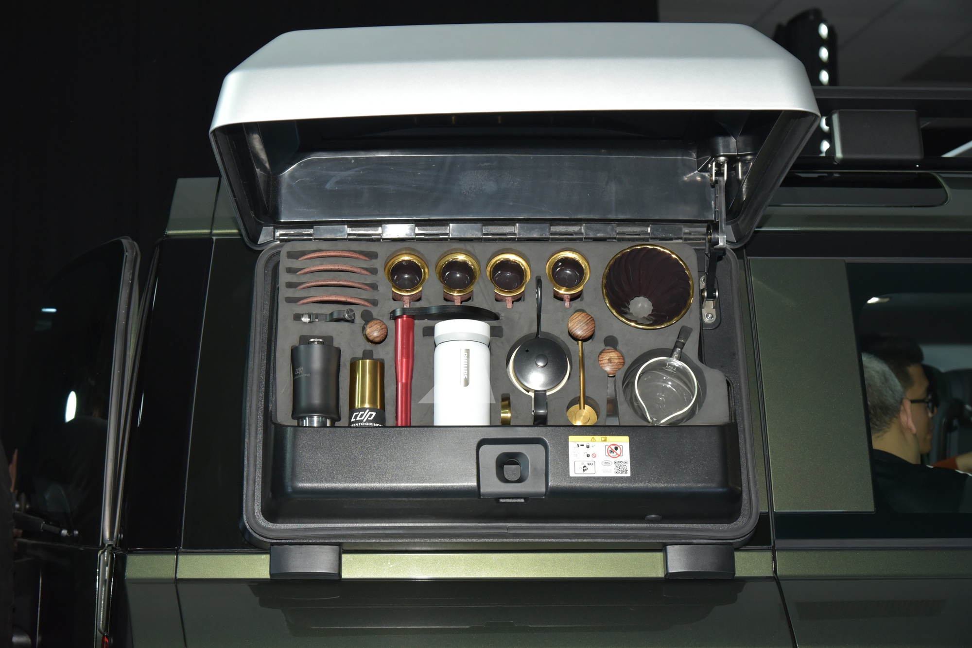 Land Rover Defender 2026 ra mắt Việt Nam: Giá từ 5,1 tỷ đồng, màn hình khủng, có ghế ông chủ và công nghệ off-road 'nhàn tênh' - Ảnh 26.