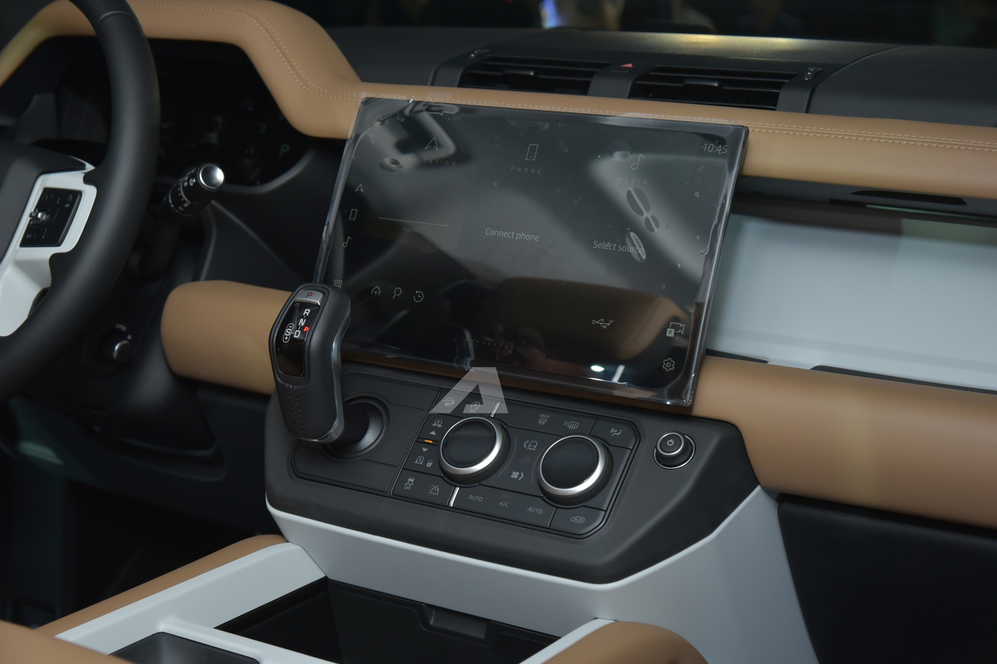 Land Rover Defender 2026 ra mắt Việt Nam: Giá từ 5,1 tỷ đồng, màn hình khủng, có ghế ông chủ và công nghệ off-road 'nhàn tênh' - Ảnh 21.