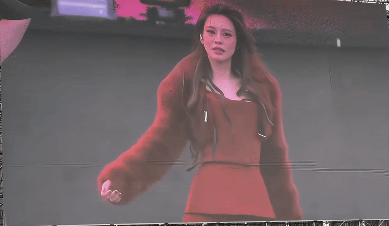 Câm nín trước nữ thần Vpop 36 tuổi vẫn đẹp chấp 10 Hoa hậu, hạ gục 60.000 người- Ảnh 3.