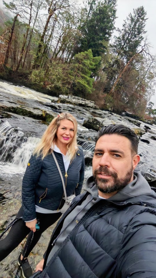 Cặp vợ chồng KIẾM THÊM 4,7 tỷ đồng/năm nhờ công việc siêu nhàn: 2 năm mua được nhà 7,3 tỷ đồng- Ảnh 1.