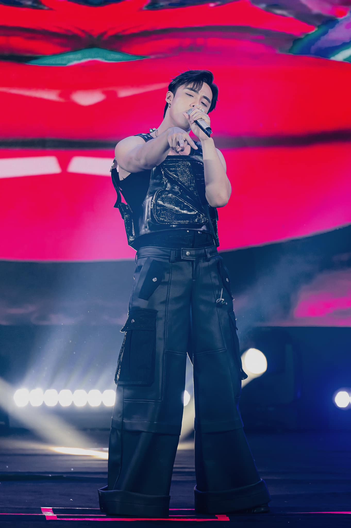 Nam thần Vbiz bán vé fanmeeting ế ẩm, đến mức phải để mẹ giải cứu?- Ảnh 6.