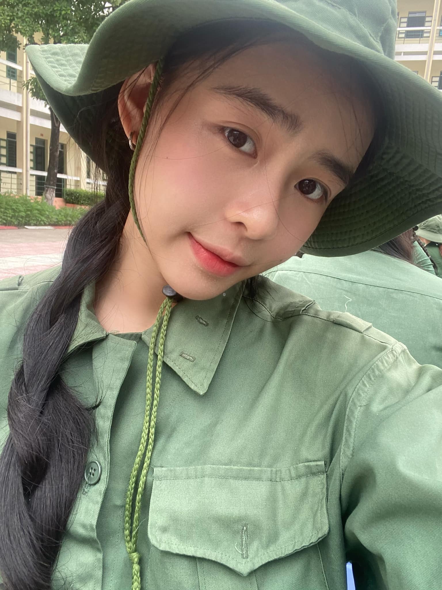 Mê mẩn nhan sắc hotgirl khiến Thanh Nhàn (U22 Việt Nam) yêu xa ngàn cây số, rồi "cưới liền tay" ở độ tuổi rất trẻ - Ảnh 7.