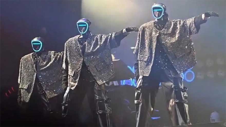 Choáng ngợp trước dàn vũ công robot Trung Quốc: Nhảy như người thật, được Elon Musk khen ngợi hết lời- Ảnh 1.