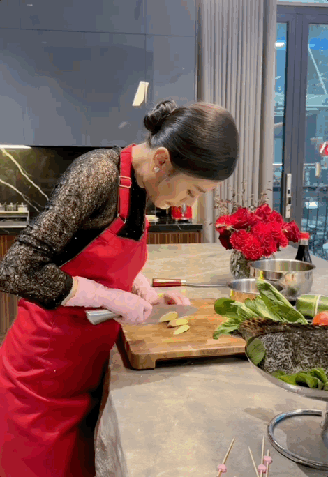 Chưa ai qua được Phương Oanh khoản này?- Ảnh 9. Chưa ai qua được Phương Oanh khoản này?- Ảnh 9.