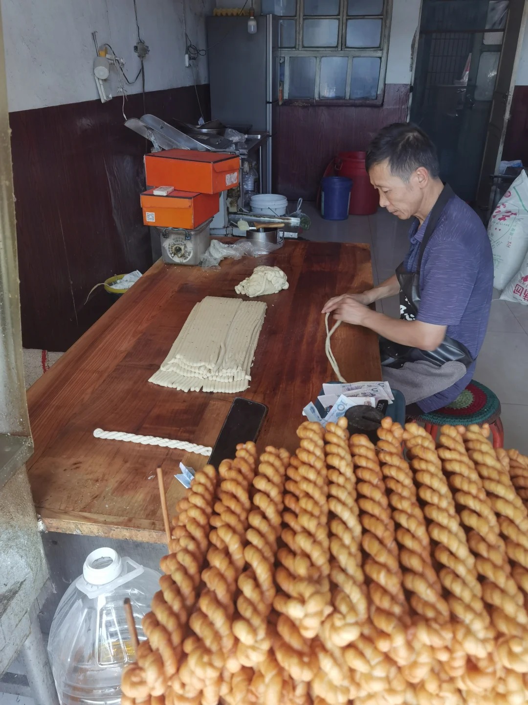 Món bánh "nguyền rủa" bọ cạp 1400 năm trước bất ngờ thành đặc sản tiến vua - Ảnh 9.