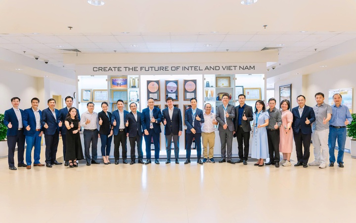 Thứ trưởng Bộ KHCN: Đề nghị Intel đẩy nhanh chuyển giao công nghệ vi mạch bán dẫn cho Việt Nam- Ảnh 1.