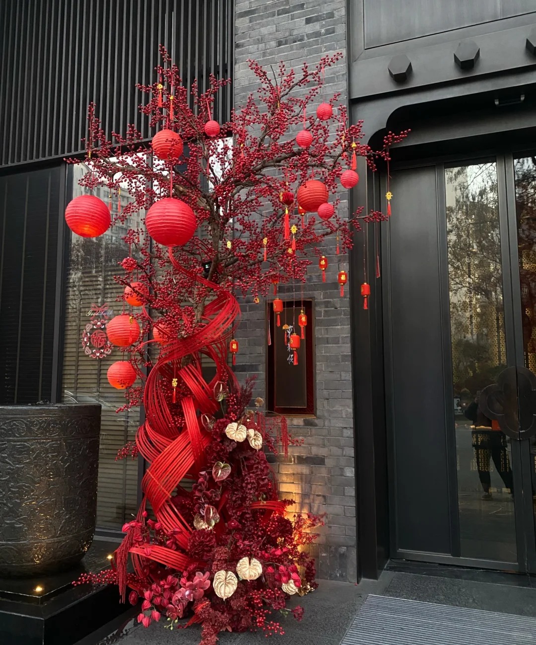 Bí kíp cắm đào đông đỏ chơi bền xuyên Tết 2026: Loài "trân châu đỏ" giúp gia chủ vượng khí, đỏ vận cả năm - Ảnh 13.