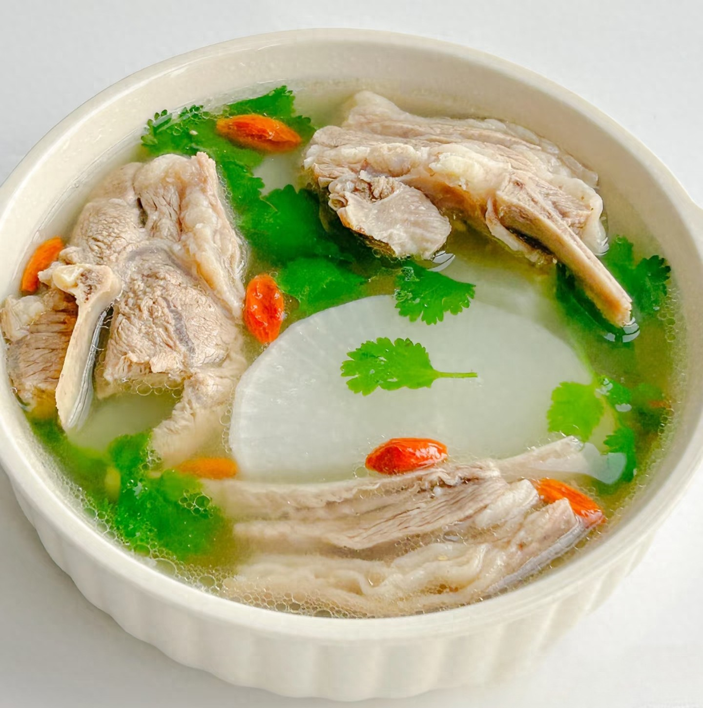 Mùa đông cứ ăn đúng 5 món "nhỏ mà có võ" này, khí huyết lưu thông, da dẻ hồng hào bất chấp gió lạnh - Ảnh 1.