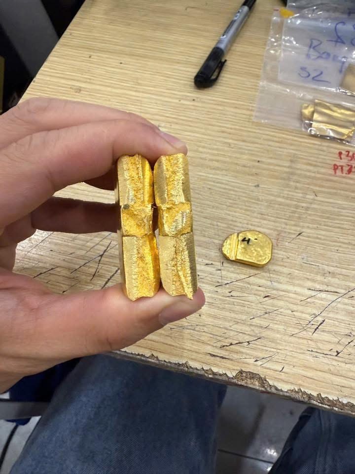 Vàng giả độn vonfram tái xuất: Cách nhận diện và phòng tránh hiệu quả - Ảnh 2.