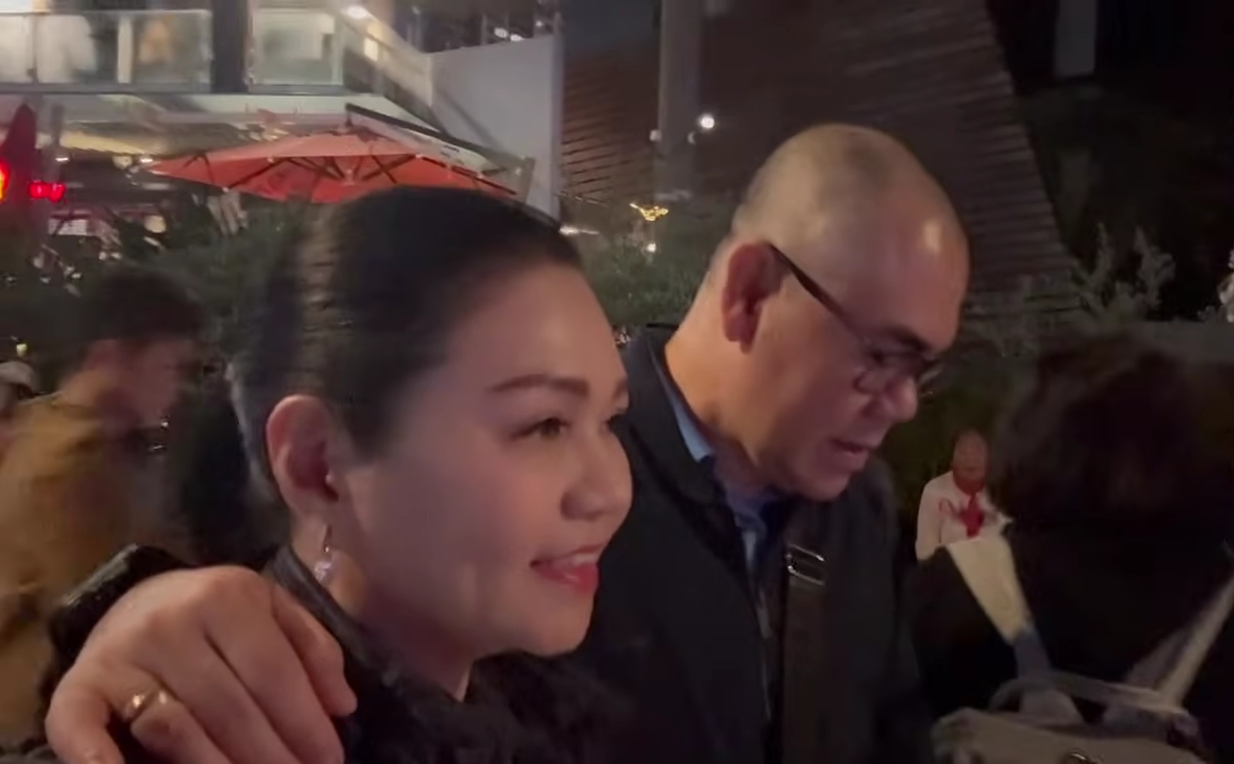 Nữ NSƯT là con dâu Thanh Tuyền kỷ niệm ngày cưới ở Hong Kong: "Mỗi ngày tôi ở một khách sạn"  - Ảnh 3.