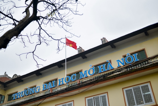 Ngôi trường kỳ lạ giữa Hà Nội: Rộng 55.000m2, cơ sở rải khắp Thủ đô, nửa số sinh viên chẳng cần tới giảng đường vẫn ra trường- Ảnh 3.