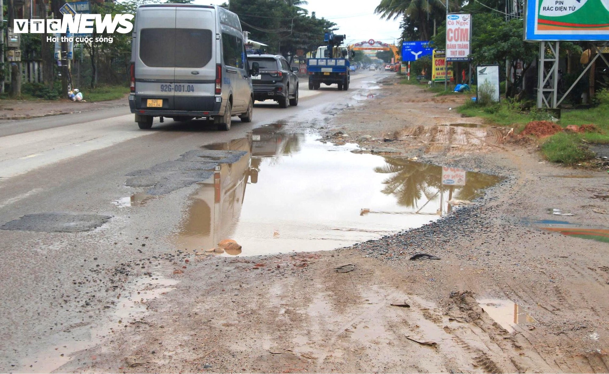 Quốc lộ 14B nát như tương, dân ngao ngán dự án cải tạo gần 780 tỷ thi công ì ạch- Ảnh 2.