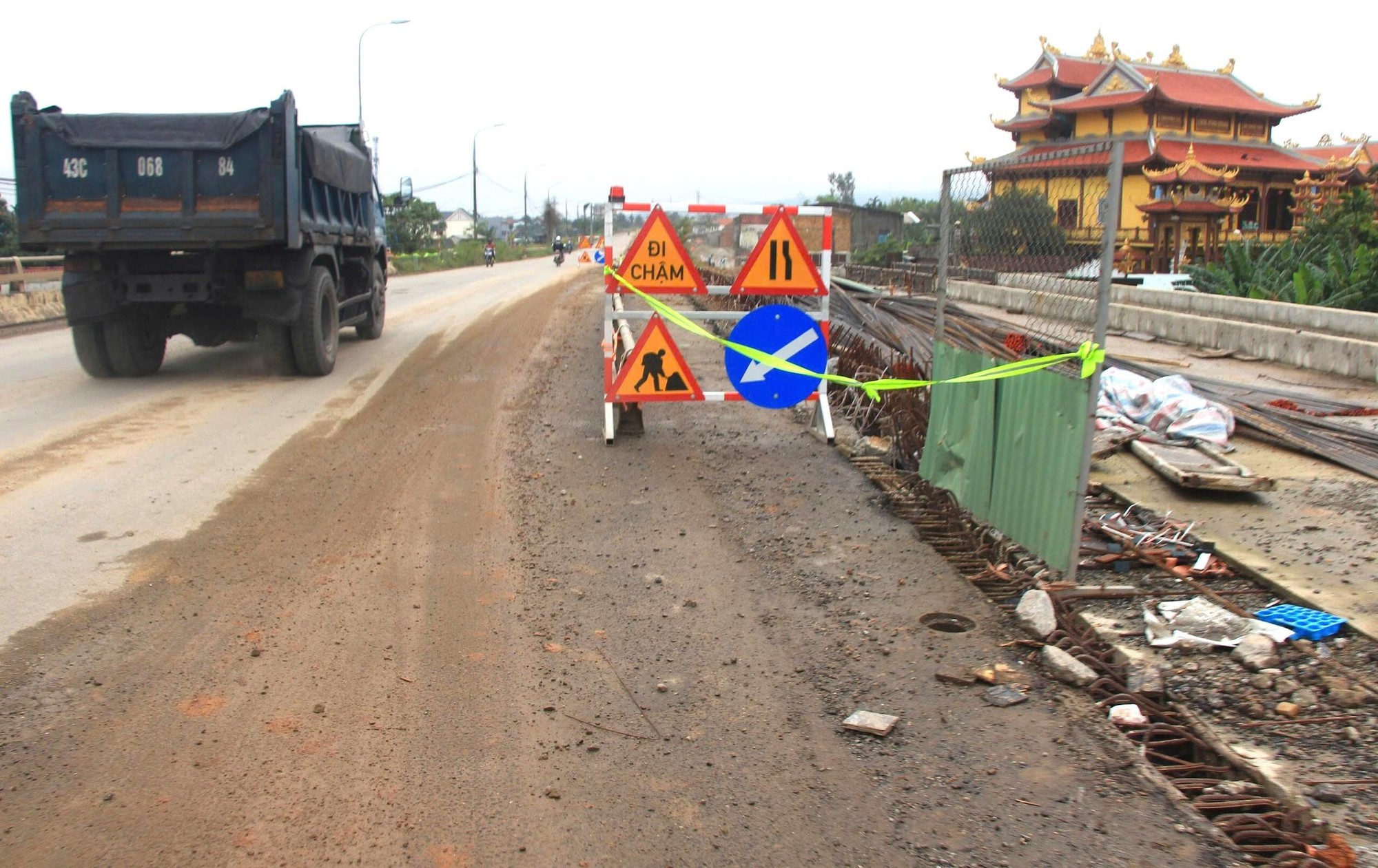 Quốc lộ 14B nát như tương, dân ngao ngán dự án cải tạo gần 780 tỷ thi công ì ạch- Ảnh 5.