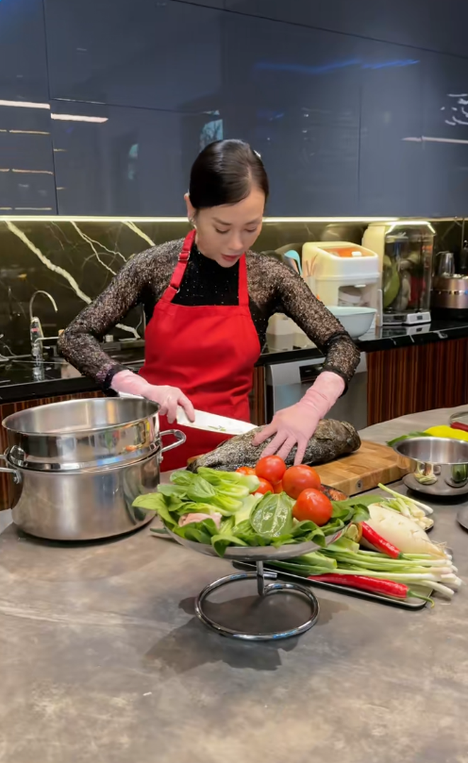 Chưa ai qua được Phương Oanh khoản này?- Ảnh 6. Chưa ai qua được Phương Oanh khoản này?- Ảnh 6.