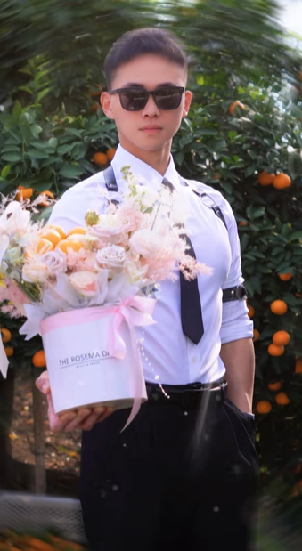 Bí thư thôn sinh năm 1997 mặc áo ba lỗ quảng bá nông sản địa phương: Bán "cháy hàng", 20 triệu người xem - Ảnh 4.