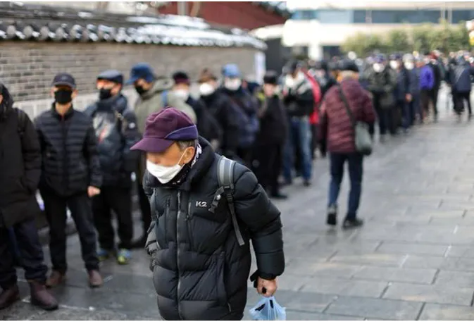 1/3 người Hàn Quốc sống một mình trong xã hội siêu già- Ảnh 2.