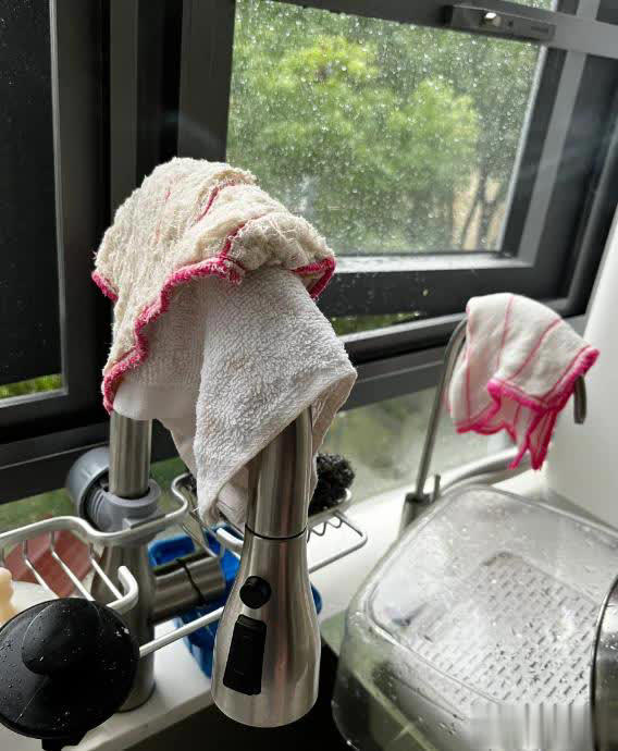 Cái gì càng lau càng bẩn: Thì ra là thứ nhà nào cũng dùng mỗi ngày - Ảnh 4.