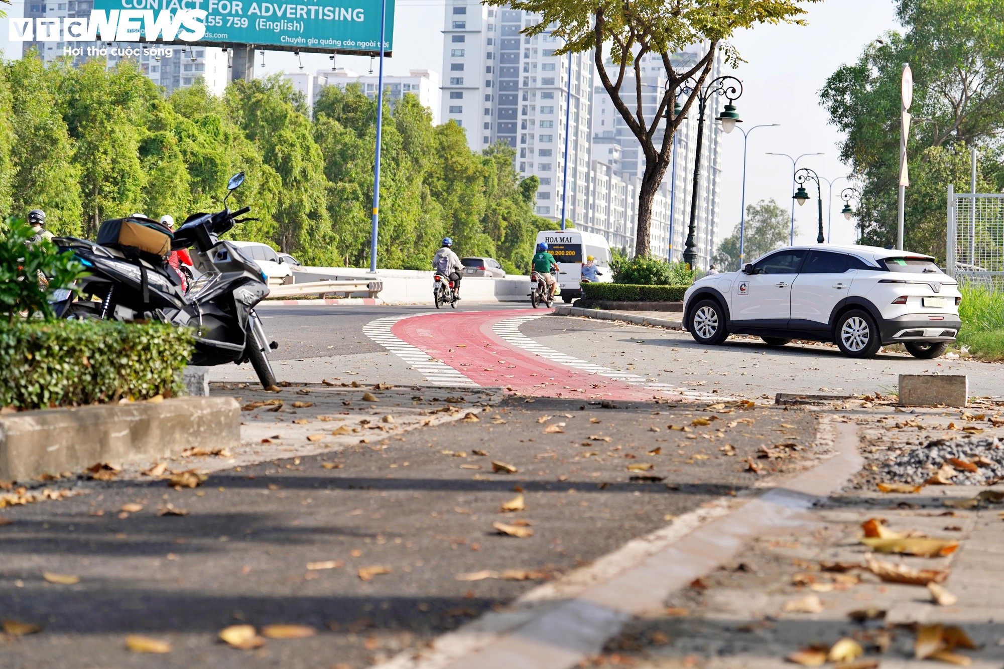 Cận cảnh đường dành riêng cho xe đạp đầu tiên ở TP.HCM trước ngày về đích- Ảnh 6.