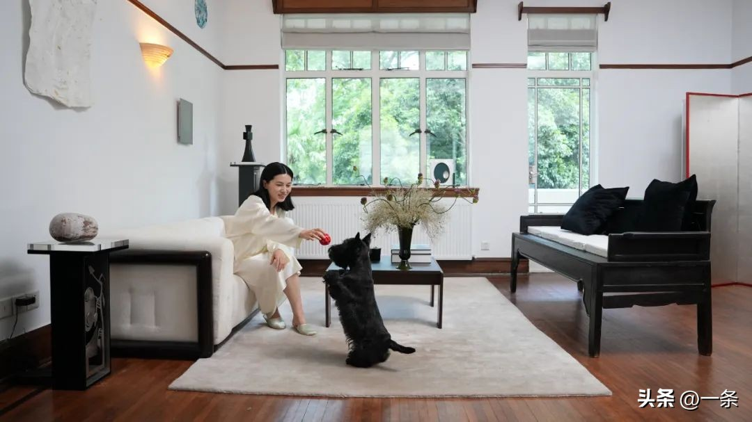 Căn hộ 200m² và người phụ nữ tuổi 40 sống một mình: Minh chứng rằng tự do đến từ tài chính vững, không phải hôn nhân- Ảnh 1.