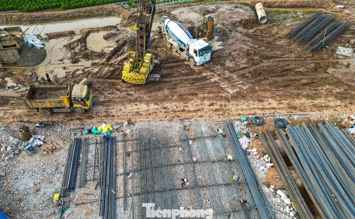 Toàn cảnh công trường thi công cầu Mễ Sở rộng 4 làn xe nối Hà Nội - Hưng Yên.- Ảnh 8.