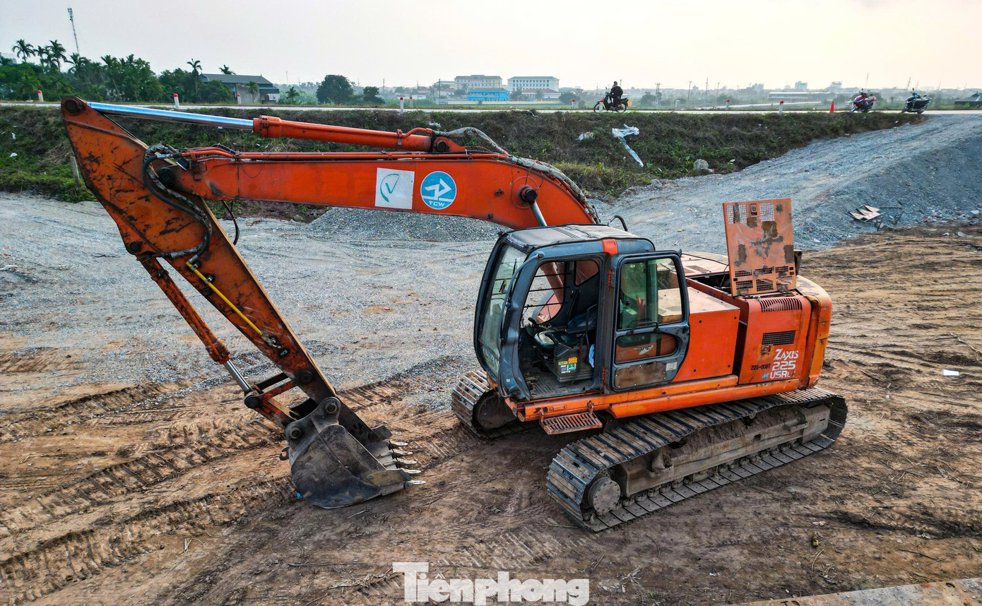 Toàn cảnh công trường thi công cầu Mễ Sở rộng 4 làn xe nối Hà Nội - Hưng Yên.- Ảnh 10.