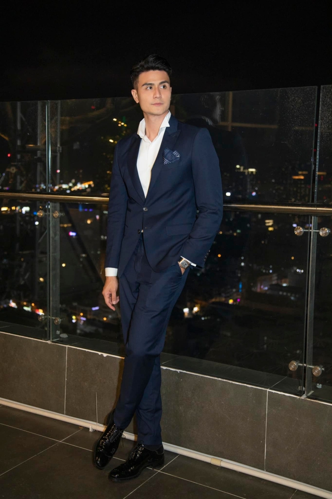 Showbiz Việt chưa có hôn lễ nào lạ như đôi này: Cưới linh đình 2 nơi mà không ai hay, cô dâu gia thế khủng cực bí ẩn!- Ảnh 6.