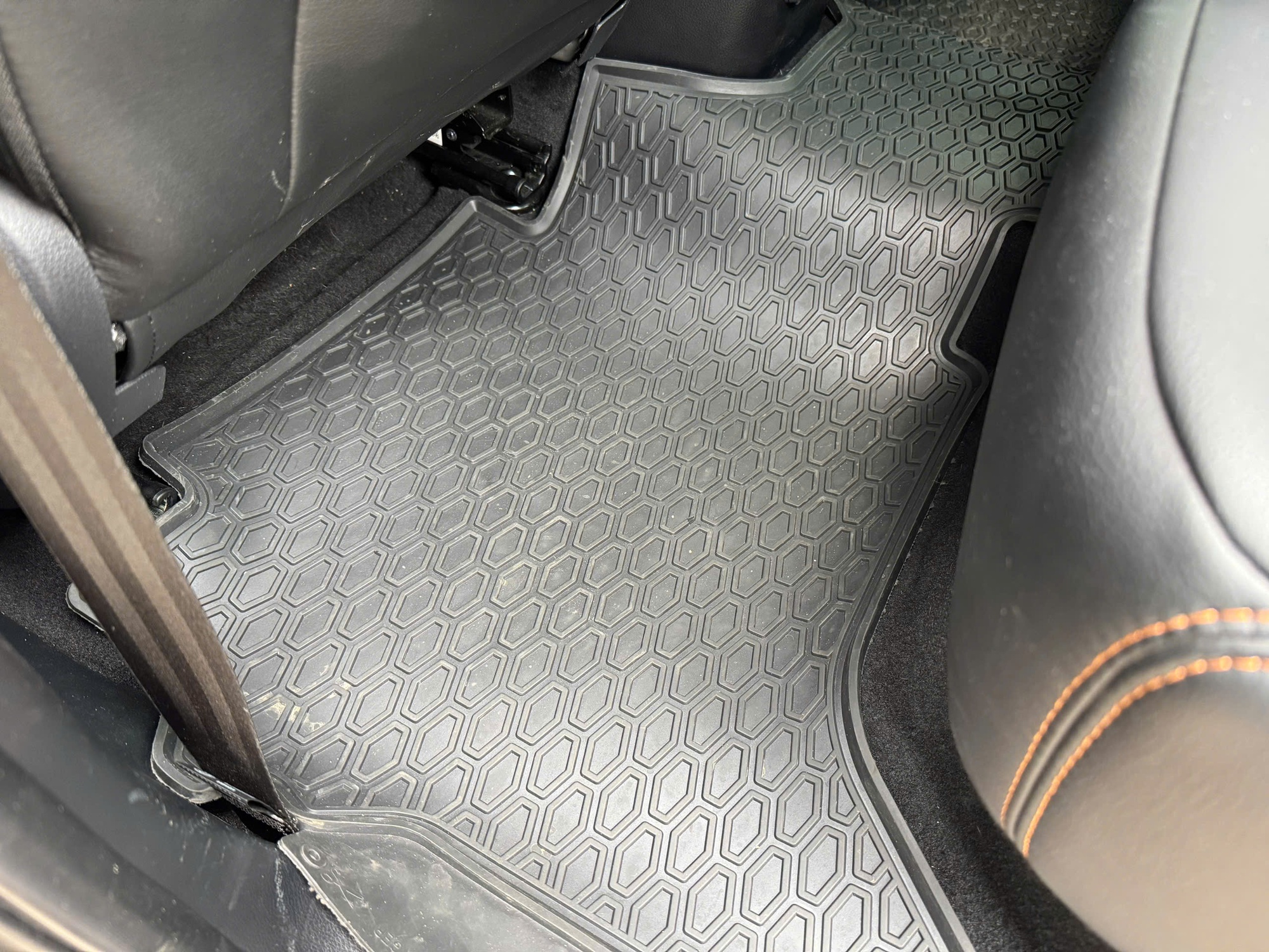 Thử mua phụ kiện ô tô online: Món ổn, món phải mang ra cửa hàng làm lại- Ảnh 12.