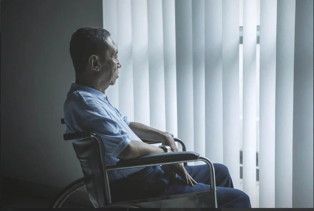 Về già, dù có tiết kiệm bao nhiêu, cha mẹ cũng không nên làm 3 điều này cho con cái: Ai tránh được là người khôn ngoan- Ảnh 2.