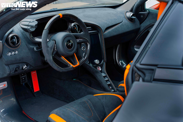 Lớp sơn 4,5 tỷ đồng và hiệu ứng thị giác trên McLaren 750S Spider- Ảnh 8.