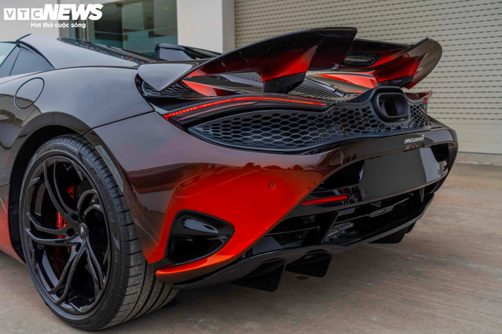 Lớp sơn 4,5 tỷ đồng và hiệu ứng thị giác trên McLaren 750S Spider- Ảnh 5.