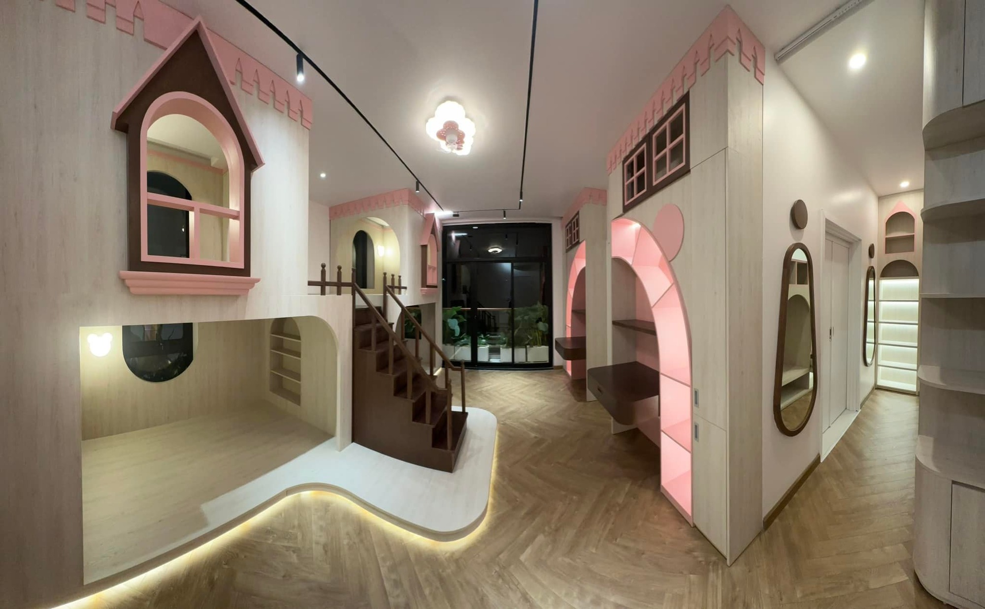 Mỹ nhân "win chặt" đường đua Noel: Tự tay trang trí biệt thự 1000m² đẹp chấn động thị giác - Ảnh 18.