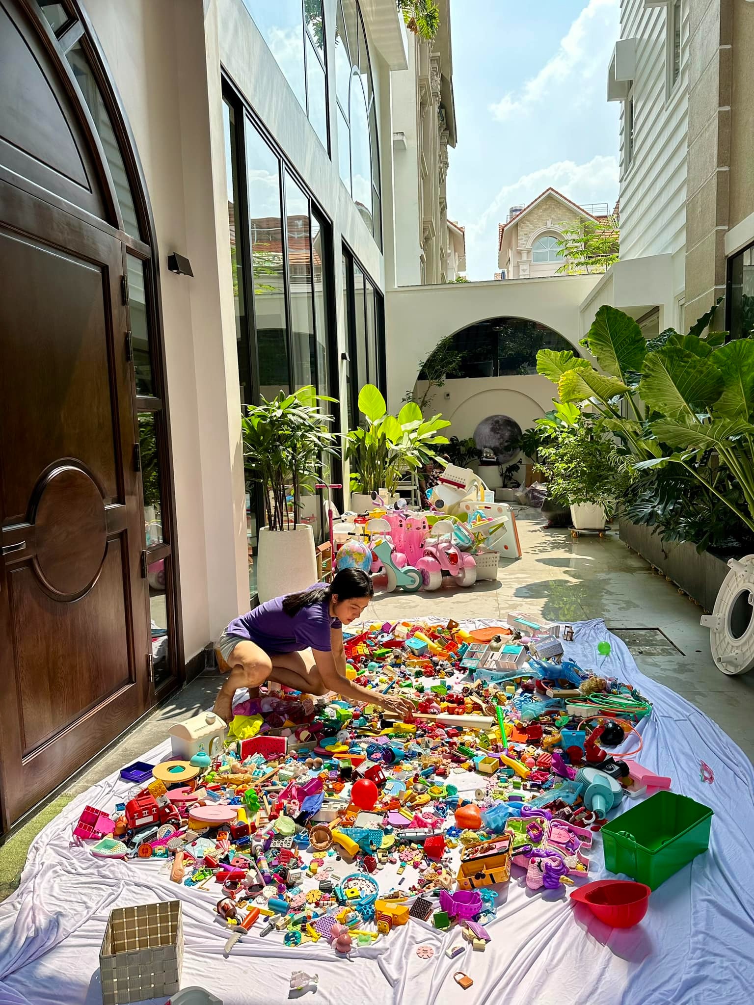 Mỹ nhân "win chặt" đường đua Noel: Tự tay trang trí biệt thự 1000m² đẹp chấn động thị giác - Ảnh 19.