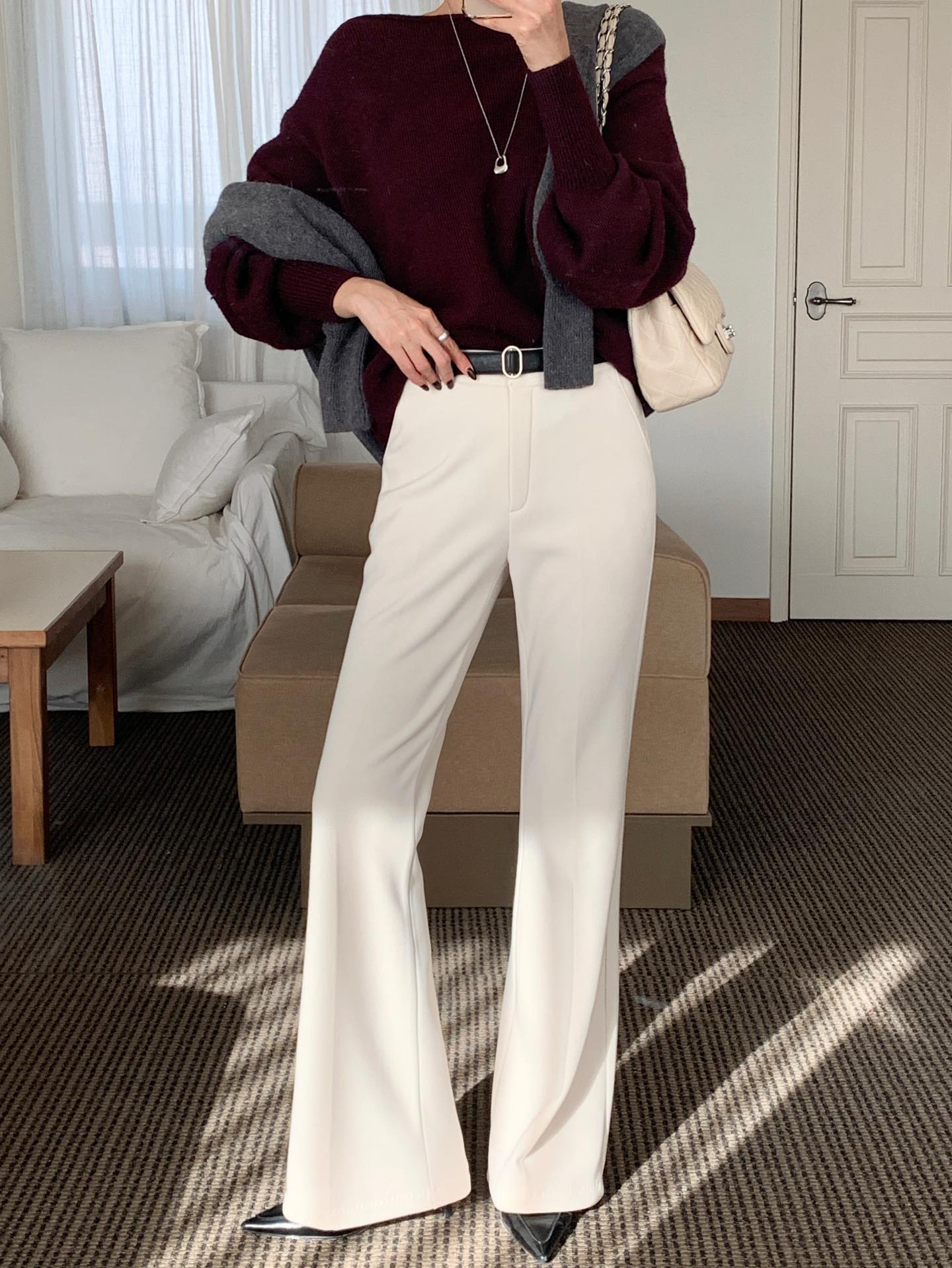 2 kiểu quần dài đang "hot" bùng nổ: Màu sắc sang trọng, mặc lên nhìn trẻ hơn hẳn quần đen - Ảnh 10. 2 kiểu quần dài đang "hot" bùng nổ: Màu sắc sang trọng, mặc lên nhìn trẻ hơn hẳn quần đen - Ảnh 10.