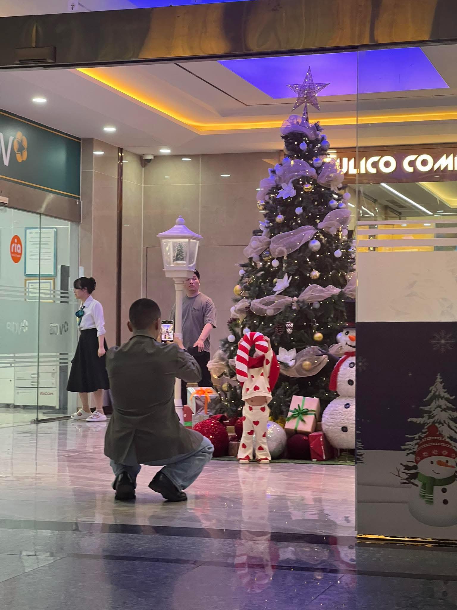 Bức ảnh "triệu like" giờ tan làm: Nếu bạn đang sở hữu 1 ông chồng có biểu hiện này thì xin chúc mừng!- Ảnh 1.