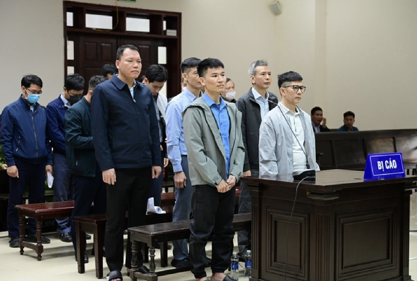 Rút đơn kháng cáo , Phạm Thái Hà được giảm án 9 tháng tù trong vụ án lớn - Ảnh 2.