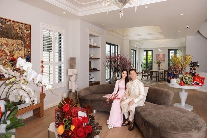 Mỹ nhân 33 tuổi làm dâu hào môn gia tộc kín tiếng, bố mẹ chồng cưng như con gái ruột, tặng quà cưới gây sốc- Ảnh 4.