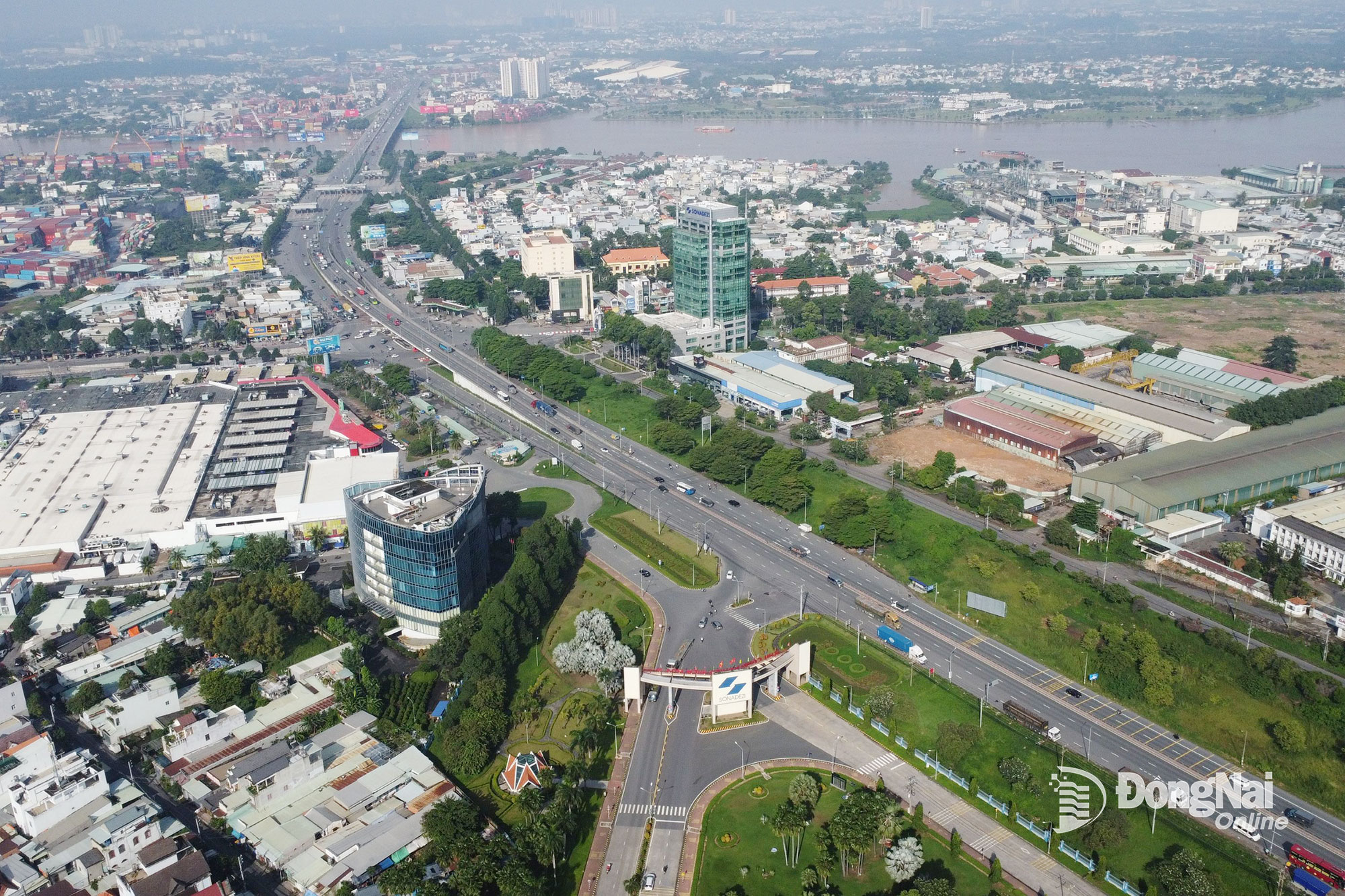 Sau hợp nhất, một tỉnh tăng trưởng kỷ lục, thu ngân sách chạm mốc 100.000 tỷ đồng- Ảnh 1.