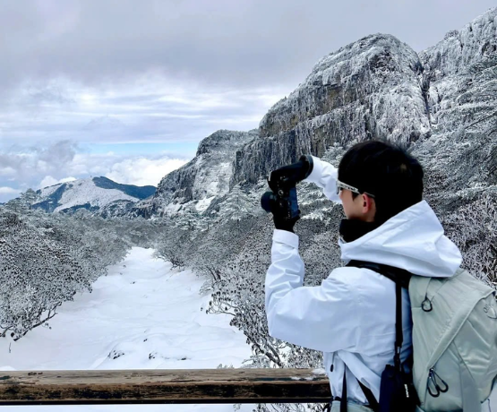 Khách Việt kể chuyện đi ngắm tuyết trên núi cao hơn 4000m ở Trung Quốc, nhận xét: "Không ngờ đến mức này!" - Ảnh 8.