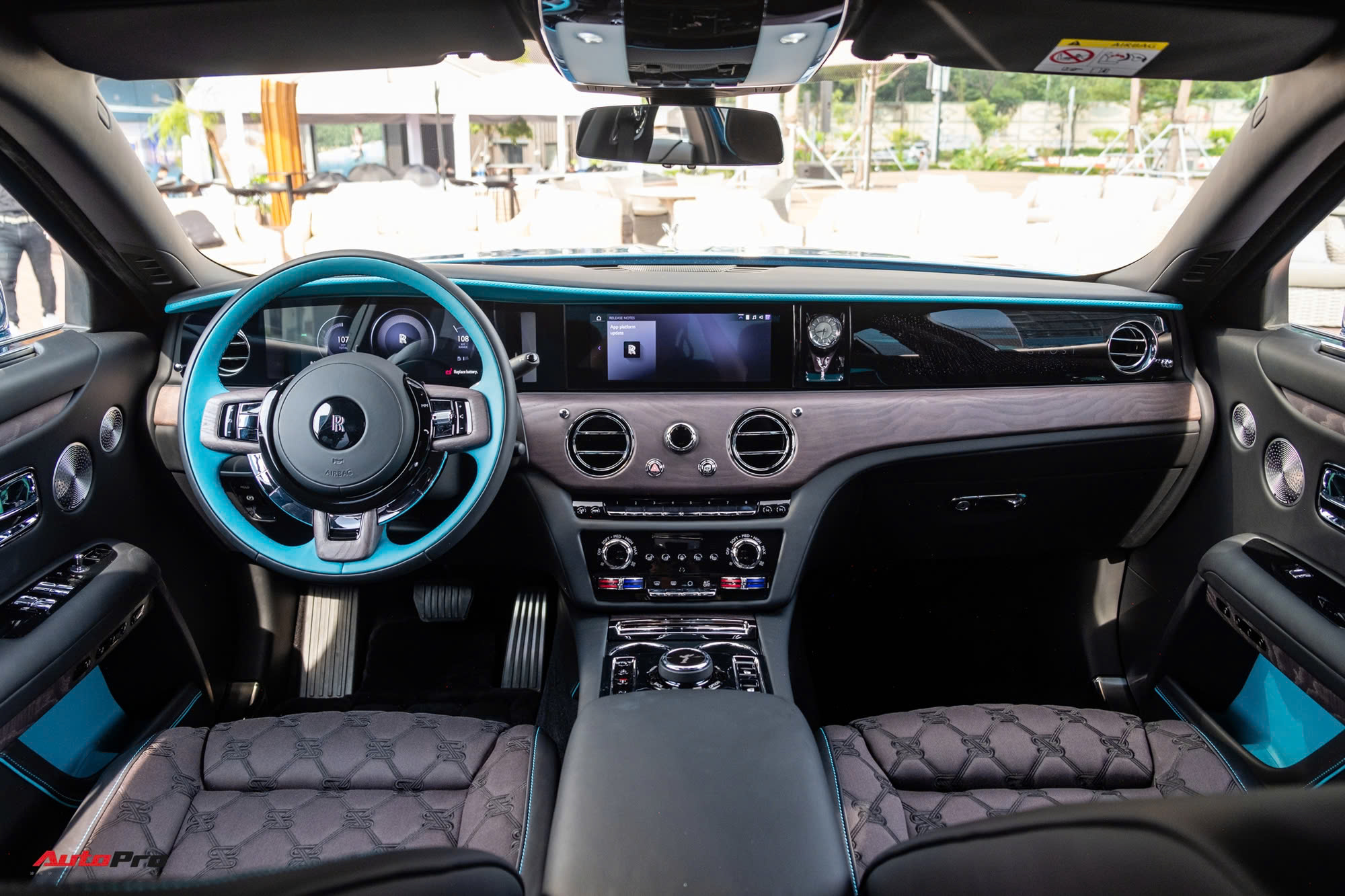 Loạt xe chỉ dành cho đại gia Việt ra mắt năm 2025: Đủ siêu xe đến siêu sang, nhiều mẫu hàng hiếm trên thế giới, có mẫu giá ngang 2 căn penthouse- Ảnh 2.