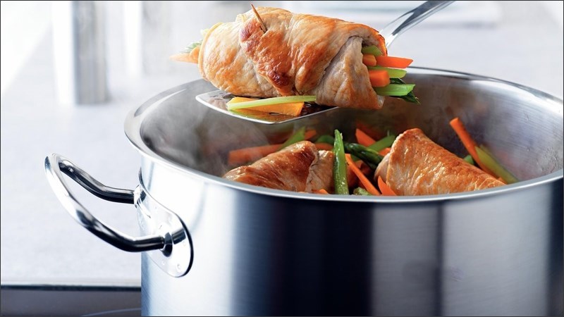 Nguy cơ UNG THƯ từ thói quen bảo quản canh sai lầm của bà nội trợ - Ảnh 1. Nguy cơ UNG THƯ từ thói quen bảo quản canh sai lầm của bà nội trợ - Ảnh 1.