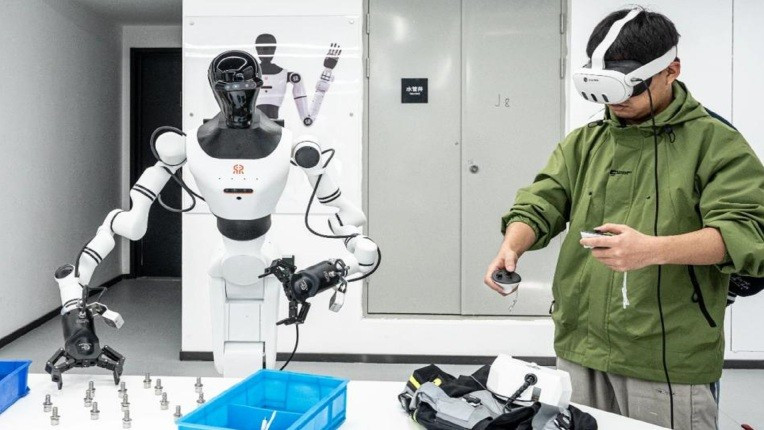 Trường đào tạo robot hình người lần đầu xuất hiện- Ảnh 2.