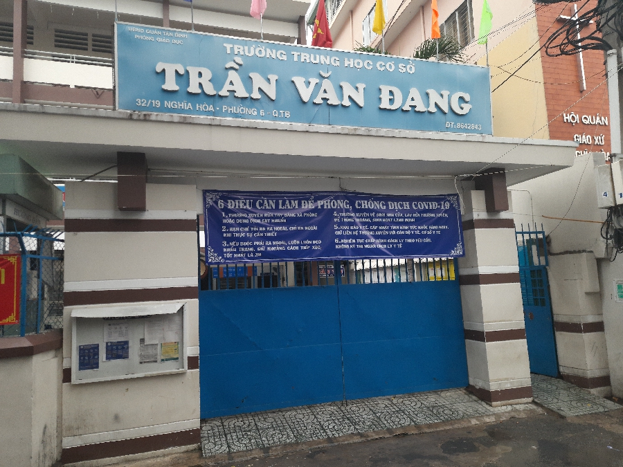 Diễn biến mới về thầy giáo phạt học sinh nộp tiền và dậy sớm - Ảnh 1.